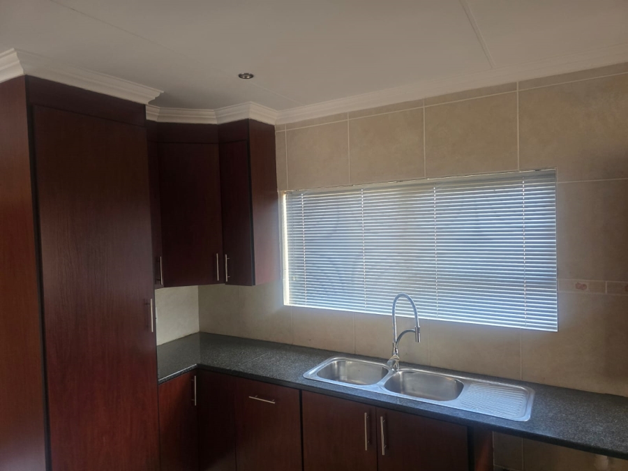 To Let 3 Bedroom Property for Rent in Naudeville Free State